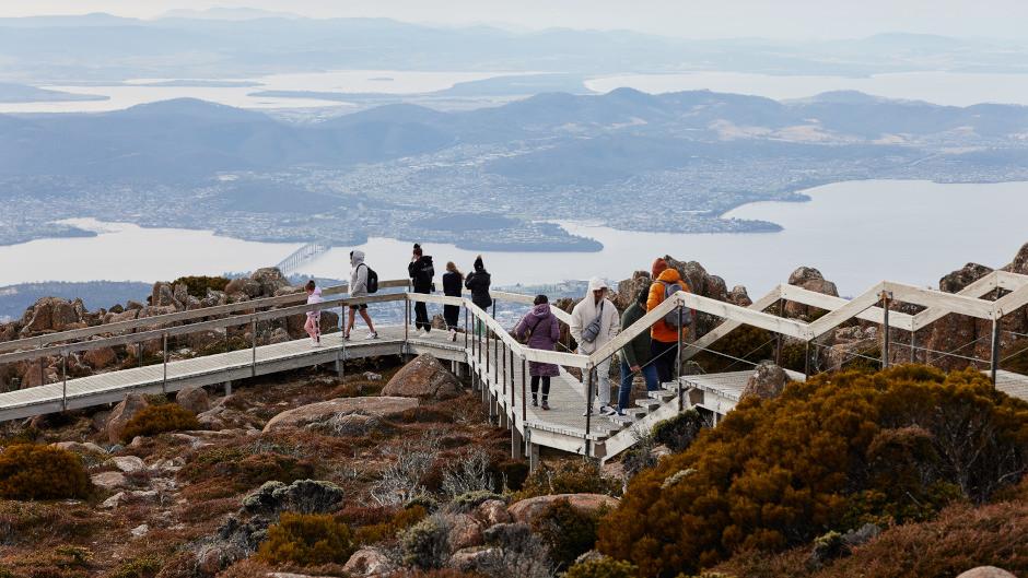 Discover a captivating experience that combines the breathtaking natural beauty of Mt Wellington with the artistic wonders of the Museum of Old and New Art (MONA) in Hobart, Tasmania!
