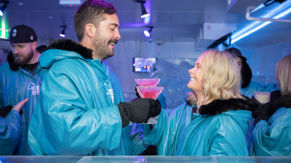 Join us at IceBar Surfers for chilled drinks, chill vibes, and a cool experience for the whole crew! 