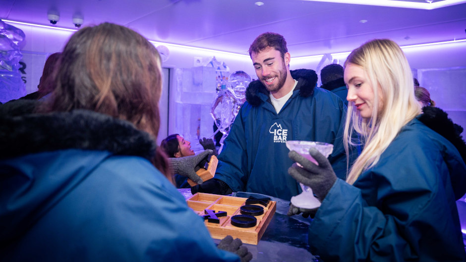 Join us at IceBar Surfers for chilled drinks, chill vibes, and a cool experience for the whole crew! 