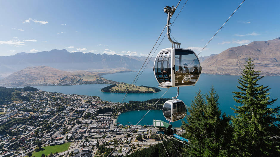 Experience the iconic gondola ride and world-class dining for lunch in Queenstown!

