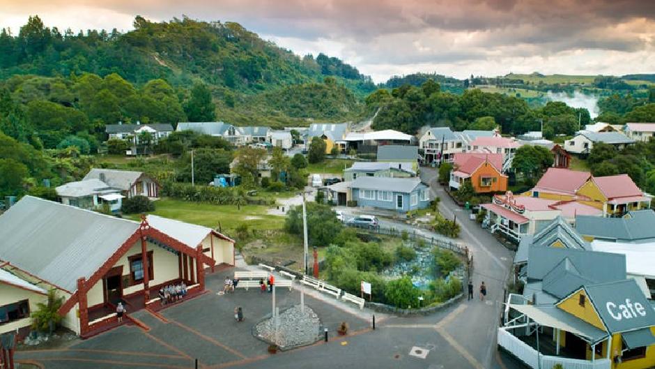 Get the best of both worlds and combine an iconic Maori Village guided tour and self guided Geothermal Trails walk...