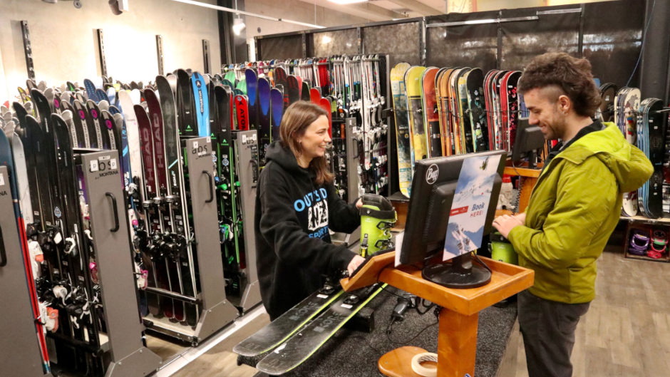Hit the slopes with the best rental skis and snowboards from Outside Sports in Queenstown and Wanaka.  