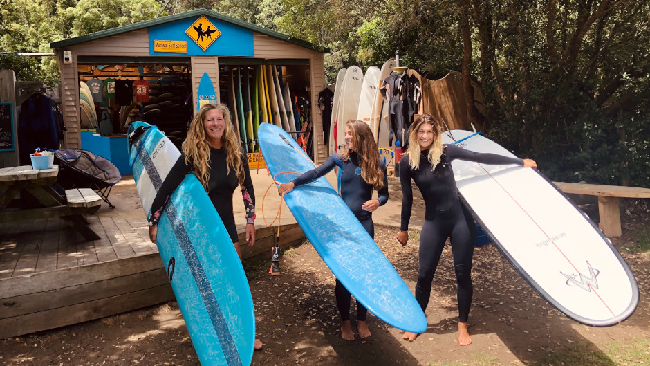 The 100% kiwi owned and operated Muriwai Surf School is located just a 1 minute walk from the beach and surfing action. Our 2 hour lessons are delivered by surf life guards, highly qualified coaches and some of the very best skilled surfers in the region.