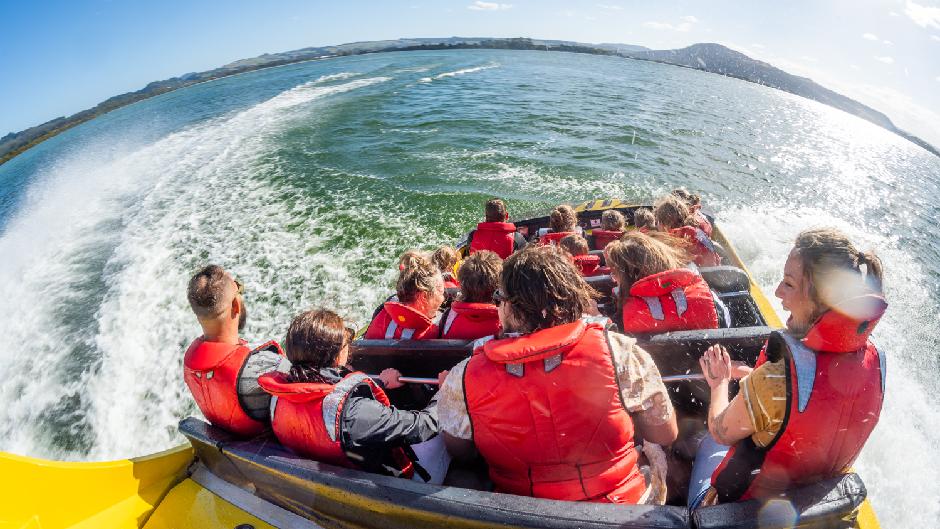 Enjoy an action packed half hour of jet boat thrills around Lake Rotorua!
