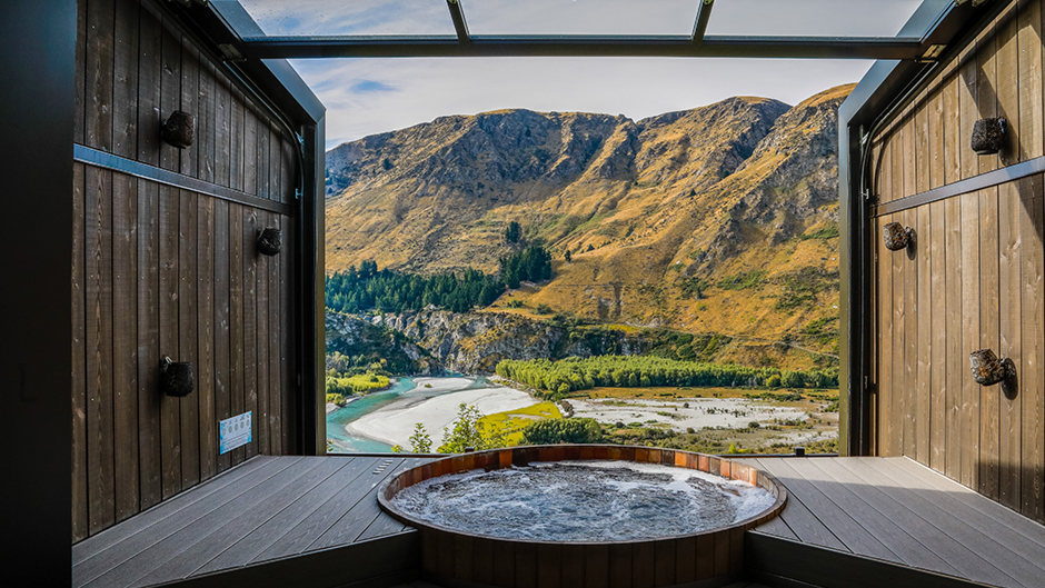 The pinnacle of relaxation and comfort, Onsen Hot Pools offers total tranquillity in a breathtaking location high on the cliffs overlooking the Shotover River canyon