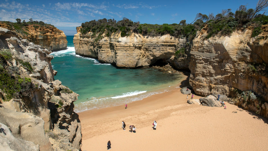 Explore all that Great Ocean Road has to offer on this stunning full day tour along one of Australia’s most spectacular coastal drives!