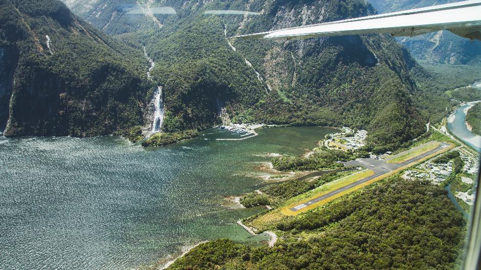 MILFORD SOUND FLY - CRUISE - FLY