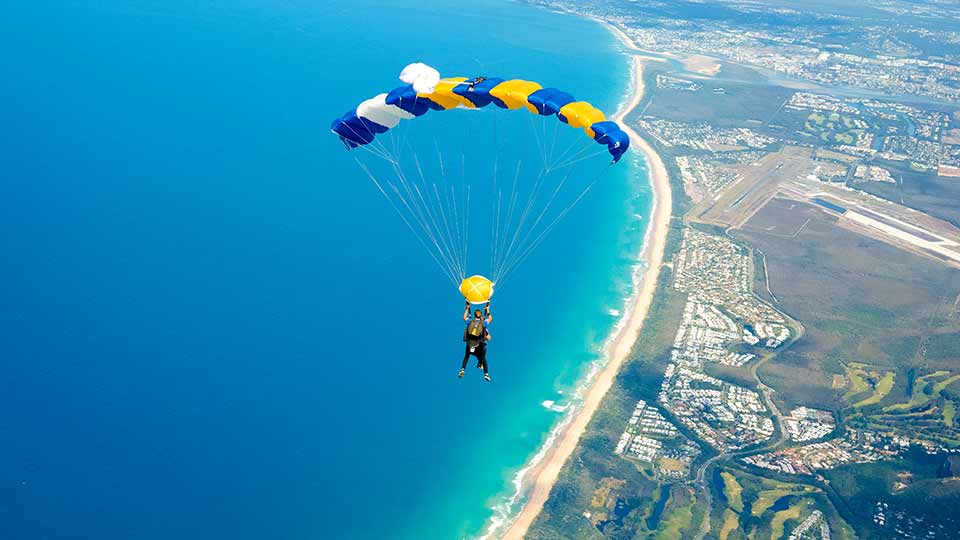 Free fall for up to 60 seconds over the breathtaking Sunshine Coast! Skydive with Skydive Noosa for a thrilling tandem skydive experience and land on the beach!
