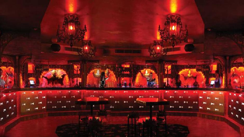 The ultimate way to experience the Gold Coast’s Iconic Dracula's Cabaret Restaurant!