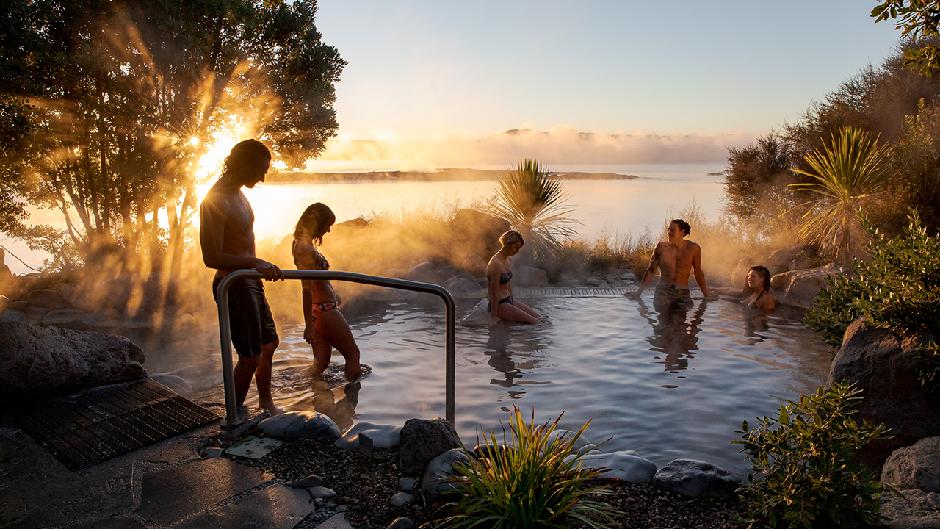This flexible fully guided day tour lets you experience the world famous geothermal and Maori cultural wonders of Rotorua, with the freedom to add the activities and attractions of your choosing.