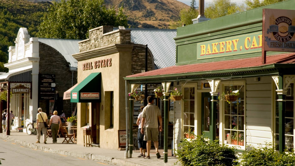 Travel in the footsteps of the incredible Gold Mining settlers who travelled to this region in search for Gold during the 1800's. Join us on a journey like no other and discover the rich history from the famous Gold Rush era around Arrowtown and Central Otago