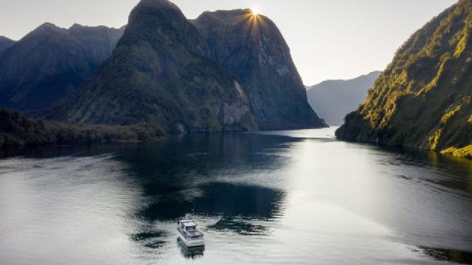 Experience the unrivalled beauty and pristine wilderness of Doubtful Sound with an unforgettable RealNZ day cruise.
