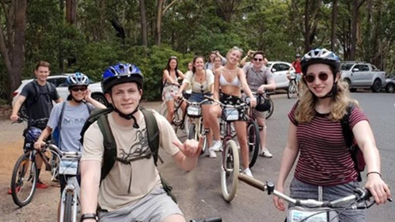 Discover the jewel of Jervis Bay as you explore its finest locations by scenic drive, on foot, and with an epic cruiser bike ride!