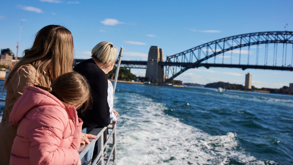 Enjoy an afternoon cruising the Sydney Harbour, sightseeing famous landmarks and eating a delicious buffet lunch with Sydney Princess Cruises...
