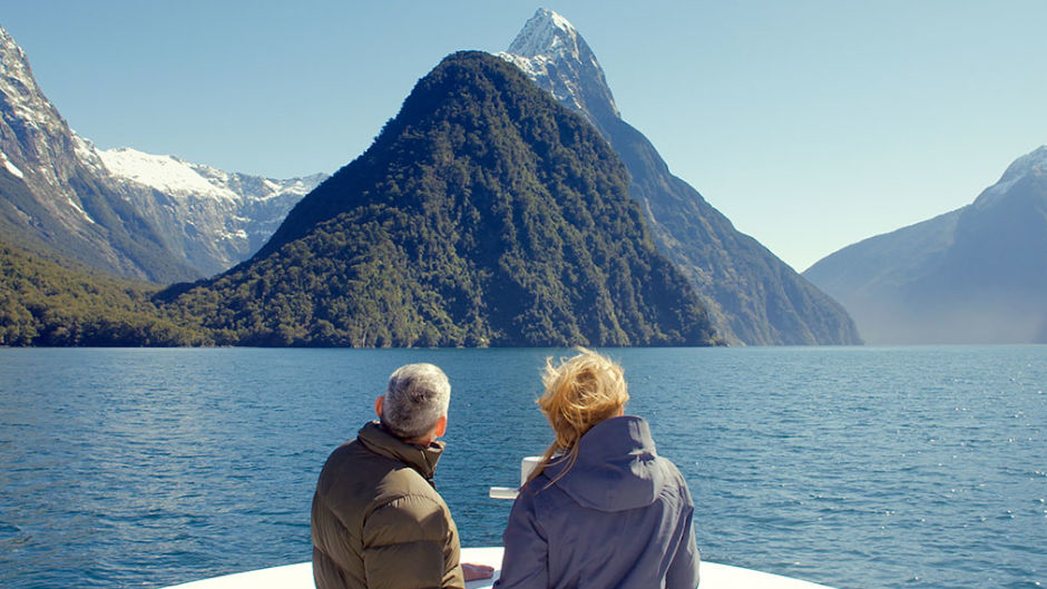 Bus - Milford Sound