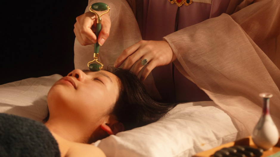 Experience the power of Traditional Chinese Medicine with a Chinese Meridian Massage and embrace holistic well-being!