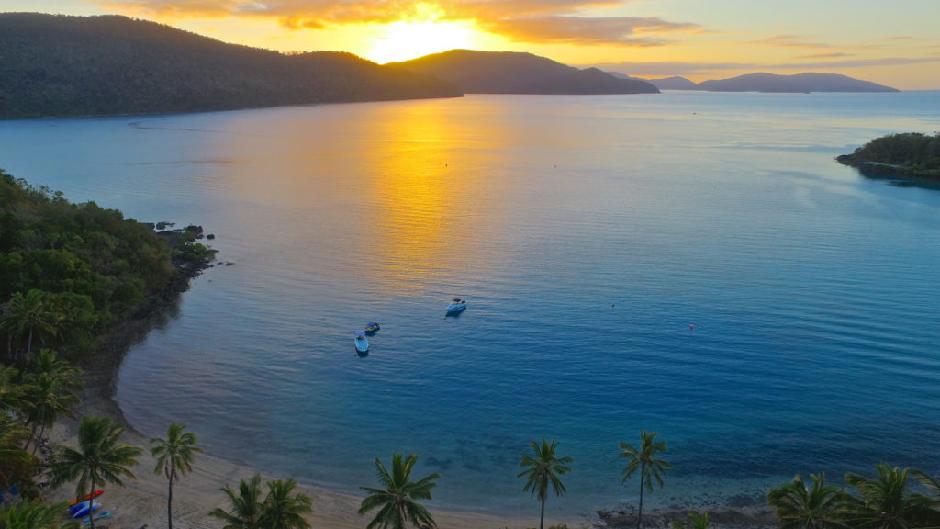 Discover Palm Bay Resort in the Whitsunday Islands with ZigZag Whitsundays New Twighlight Cruise
This is the NUMBER #1 Cruise to a Resort that departs from Airlie Beach
