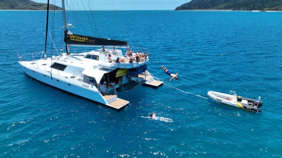 A Whitsunday Islands Sail, SUP & Snorkel Tour