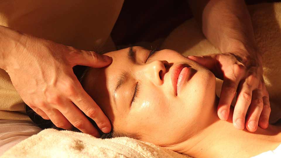 Treat yourself to an indulgent Massage to promote wellness and vitality at Transform Spa in Buderim.