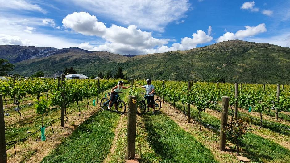Ride along the glacier rivers, cross 4 historical suspension bridges and learn vine growing secrets on a powerful eBike! Enjoy an exclusive wine tasting in a boutique winery accompanied with an artisan platter! 