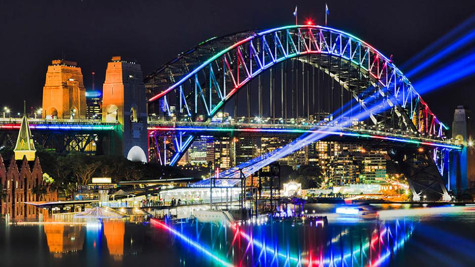 Witness Sydney's iconic landmarks transformed by the spectacular lights of Vivid !
