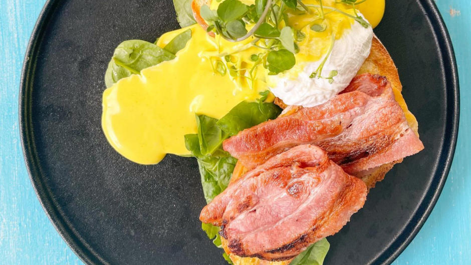 Get up to 50% Off Food for breakfast at Social Club