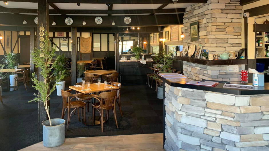 Get up to 30% Off Food at Fox & Hounds Taupo