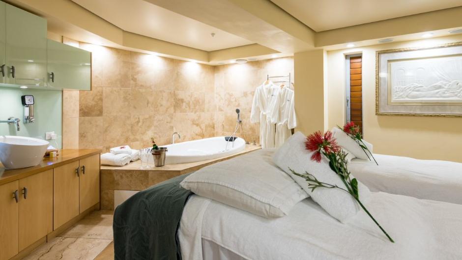 Melt away tension and stress with a relaxing Swedish massage at the award-winning Paihia Beach Resort & Spa.