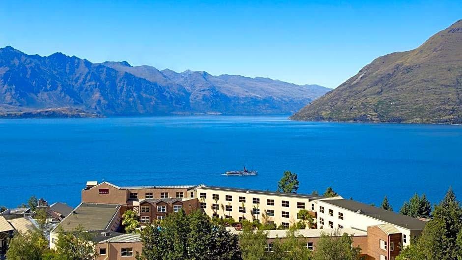 Soak up the best of Queenstown's spectacular scenery with a relaxing stay at Mercure Queenstown Resort... 