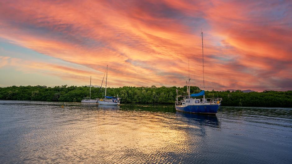 Enjoy an incredible sunset cruise, taking in the stunning sights of Cairns from the water! 
