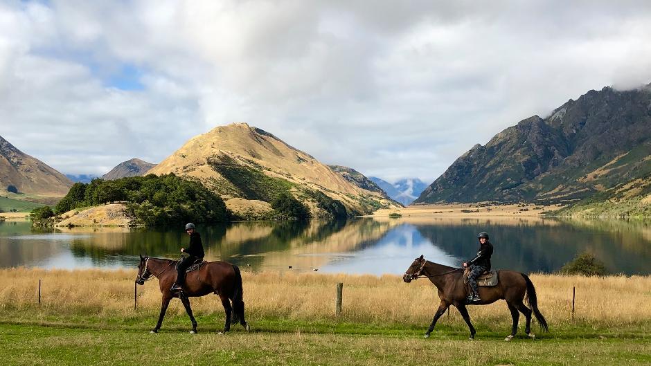 Take a relaxed paced horse trek through beautiful farmland to the shores of Moke Lake!
