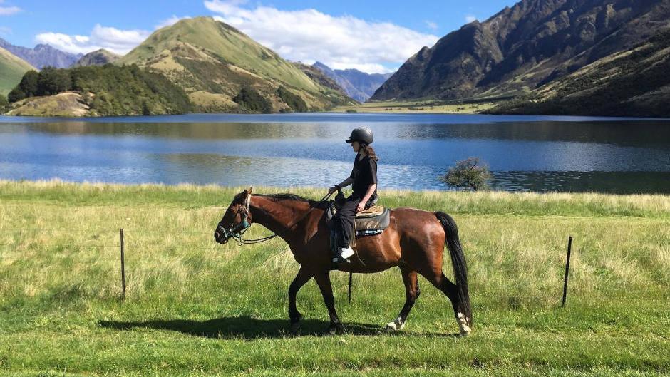 Join Moke Lake Horse Treks for a relaxed scenic horseback ride on prime Queenstown back country!