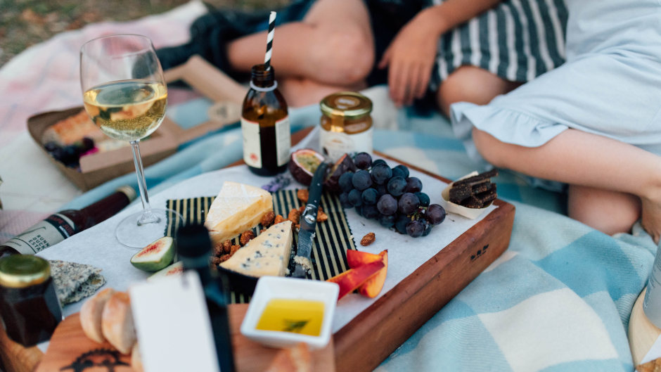 It's date night reimagined!  A self-drive day trip foodie adventure exploring the stunning Matakana region, picking up artisan products while solving clues & puzzles along the way. 