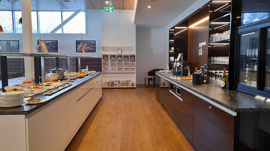 Start your journey in style, relaxing in the Manaia Lounge, enjoying freshly prepared food and local beverages, before your flight at Queenstown Airport!  

Manaia Lounge is not affiliated with Air NZ Koru Lounge