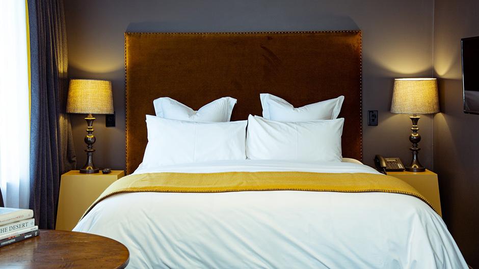 Experience ideal comfort with a luxury Junior Suite at Hotel Montreal! 