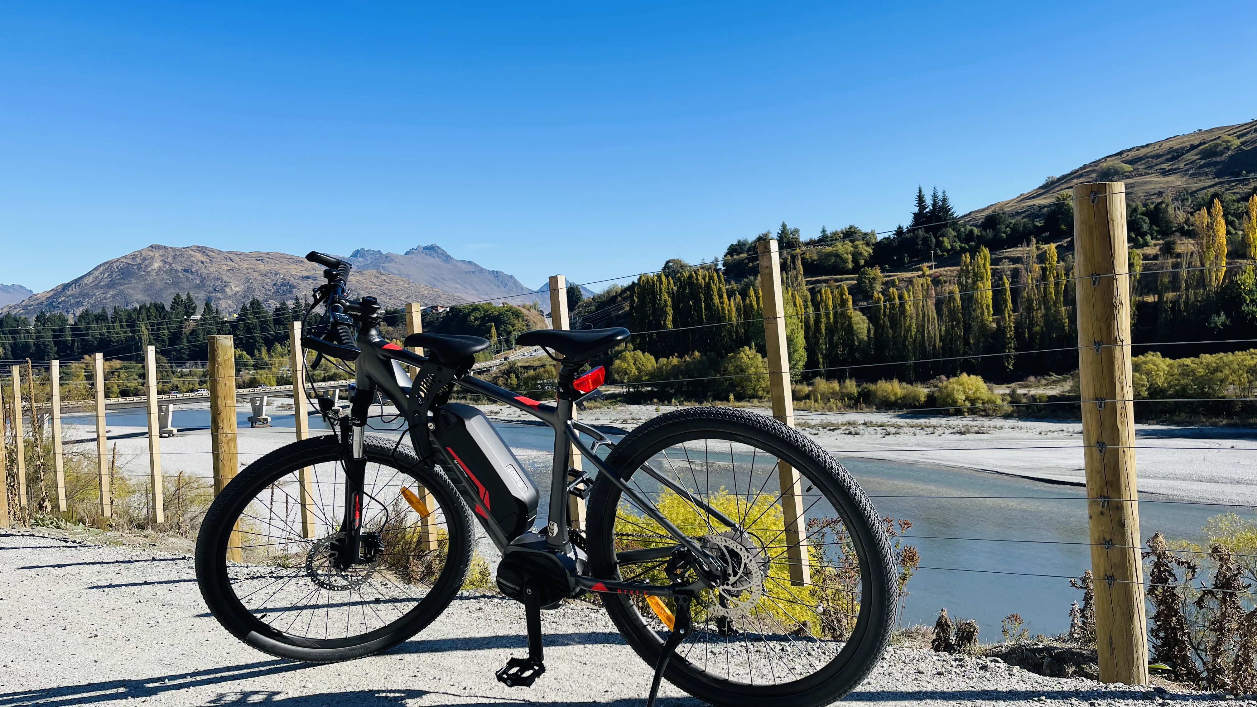Discover Queenstown at your own pace with comfort and ease on our Brand New Giant Electric Bikes. 