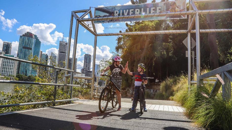 Bike around Brisbane city for a fun outdoor adventure!