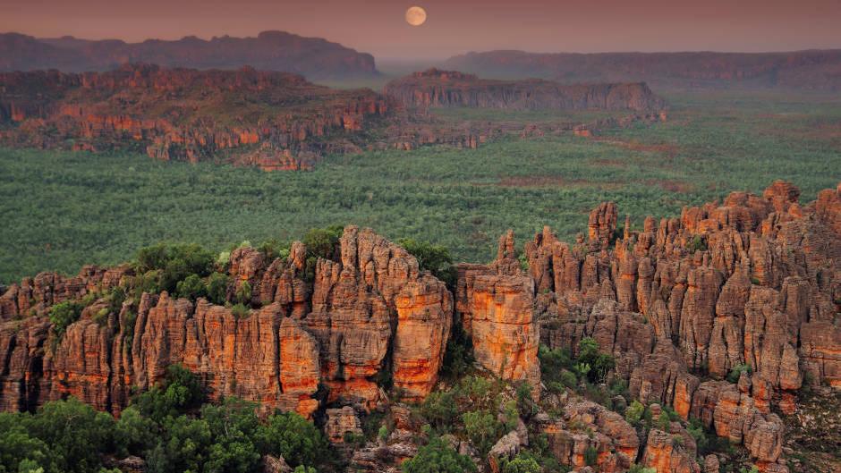 Go off the beaten track and discover the the very best World Heritage listed Kakadu National Park has to offer!