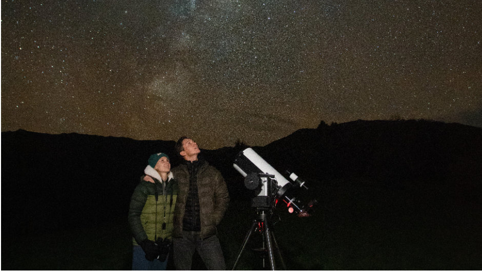 Join us for a unique stargazing tour in Akaroa. Let our expert guides reveal the secrets of the southern night sky, in a tranquil and intimate setting.