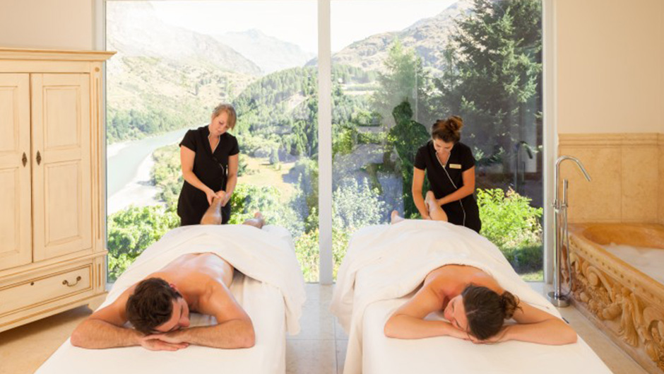 Treat yourself to an indulgent spa and massage experience for two at The Spa Nugget Point.