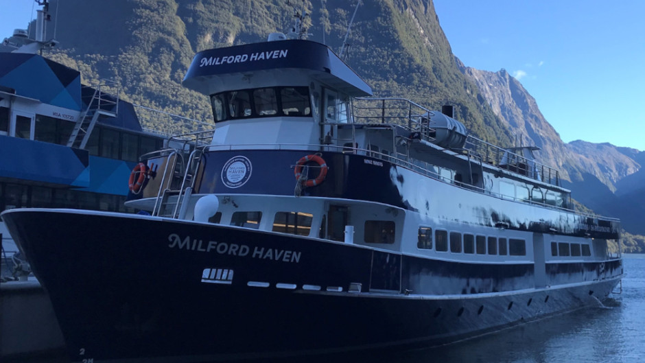 Milford Haven proudly offers you the whole Milford Sound cruise experience, transporting you into another world and guaranteeing an incomparable and unforgettable experience...