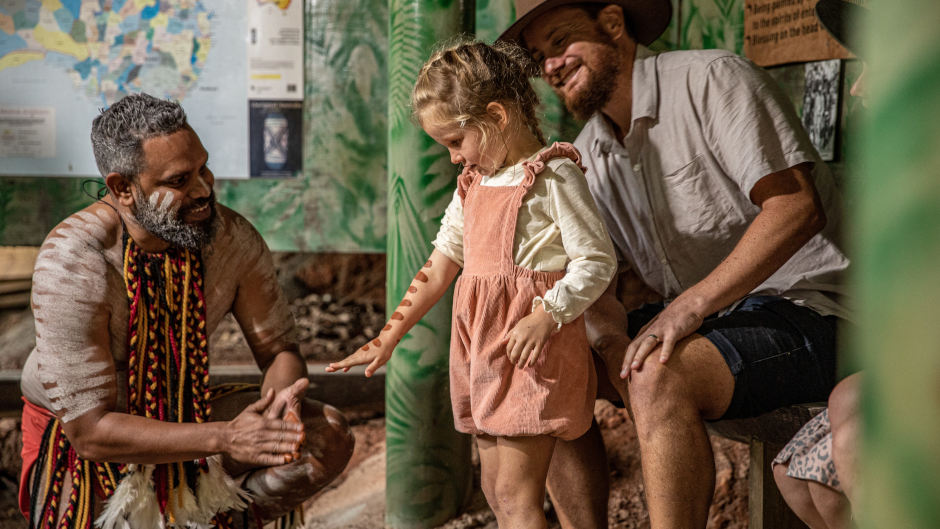 Enjoy a full-day guided tour immersed in an authentic aboriginal experience. 
