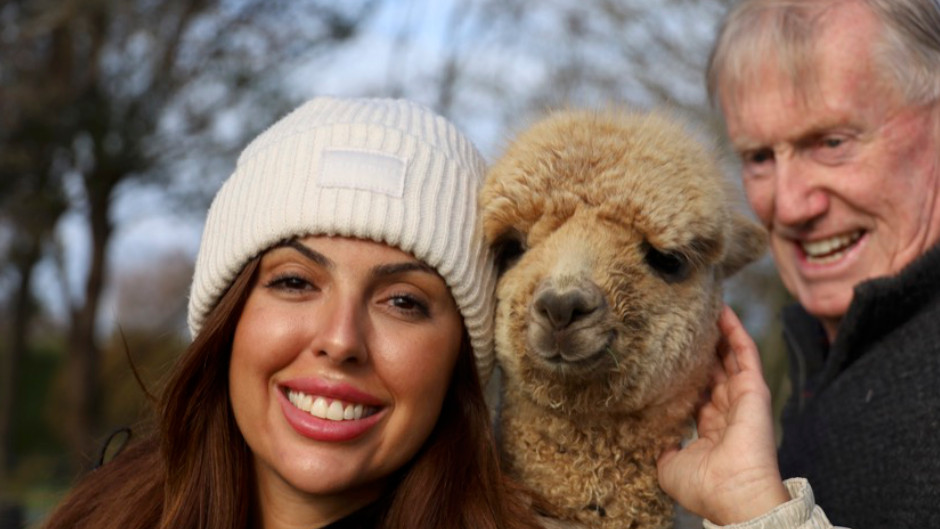 Experience this one-hour farm tour to meet and interact with the charming alpacas! 
