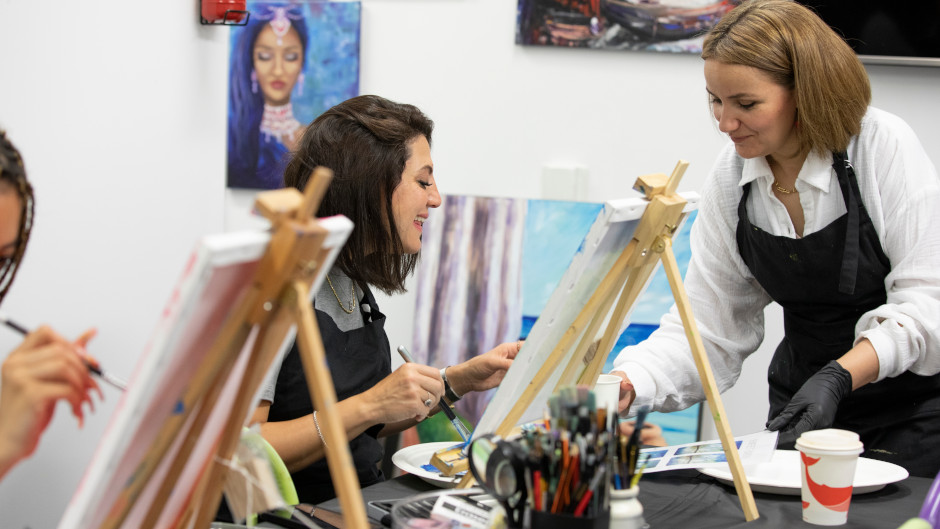Book your art party or join an art workshop and evolve your art skills with Sue Mansour at Designed by Sue Studio