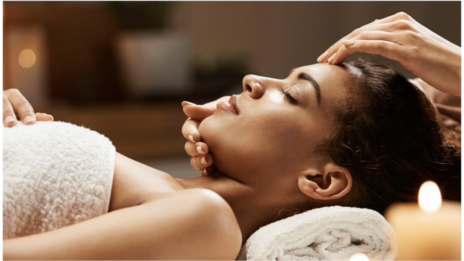 Treat yourself to some truly blissful and pampering moments with lavish facial treatments at Salt & Sea Day Spa!