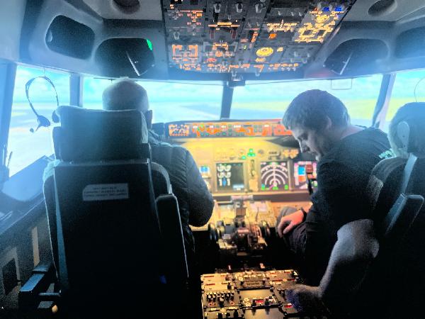 737 Flight Simulator - Megazone Silverdale - Epic deals and last
