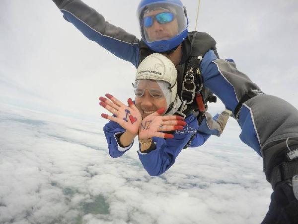 Amazing skydive