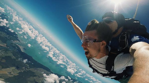 BEST SKYDIVE IN Cairns REAL 15000FT