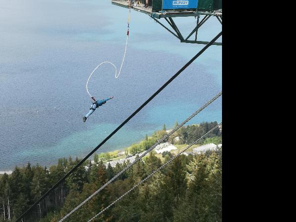 Different from a 'regular' bungy, awesome ! 