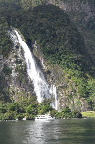 bowen falls from the boat